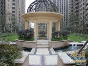 保利金香槟2室1厅东北
