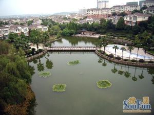 山水芙蓉国际新城4室2厅南