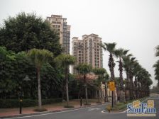 小区环境好万科物业安保24小时交通便利