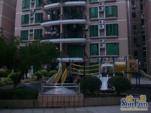 绿茵山庄3室1厅西南
