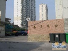 满五年,位置好,有车位,有阁楼有大窗户,现浇房