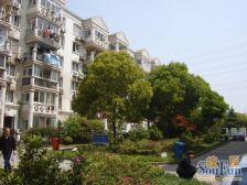 近地铁!精装飞机户型大三房!产权清晰!附加车位!