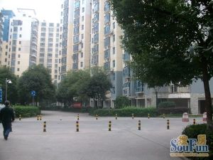 自住装修小高层出门即地铁周末看房方便
