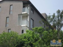 德邑,联排边户,中间位置,大花园,诚售可谈