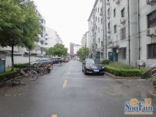 别划走 进来看看 新上中间楼层,自住装修,诚信出售