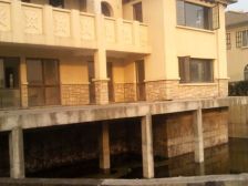 西班牙建筑风格小区由松江大学相伴交通便利-配套齐全