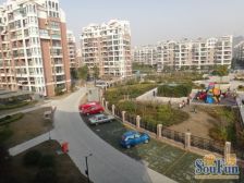面积大,楼层高,配套齐全,绿化好。