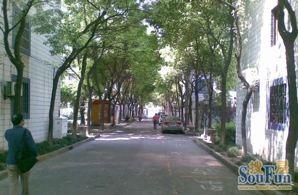小区相关图