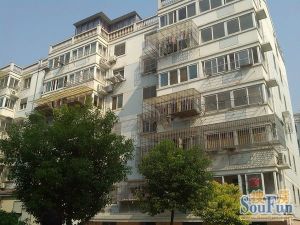 中南商圈世纪东城88平米带大车库满2年无税