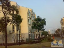 90平(另有阁楼已做好)精装修 拎包入住 近生活配套