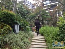 五缘湾1号 套内230平 前后花园有200平 三面采光 满5年