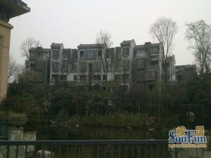 紫檀山4室1厅南