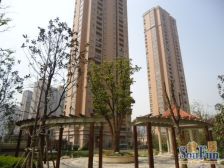 东边套全明户型,精装修可以直接拎包入住,精心设计