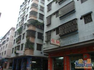大四房,中间楼层配套成熟交通方便,步梯