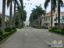 庆峰花园《中间位独栋别墅》《花园300平带双车位》