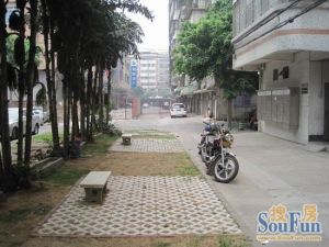 彩虹新村,高层2房,布局方正实用,精装修拎包入住。