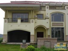 美的君兰高尔夫别墅 证过五年 前后花园 诚意出售