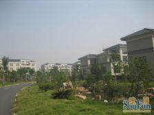 总价低,别墅小区里的高层,户型不错,看房提前约