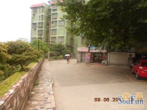 东塘双地铁口电梯大四房配套完善诚心出售