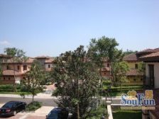 此房视野比较好 私密性也好 户型方正 没浪费面积