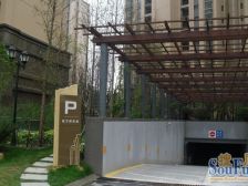 此房满五 一梯一户景观房 附带产权车