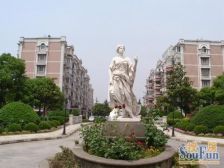 使用面积200平,顶楼复式,就一个字大!!!200