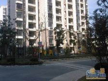 名邸一楼大平层带花园带地下室房东诚意出售看中来谈