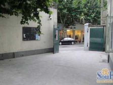 华山路上戏旁,一楼沿街带院子,满五年唯-,租金2万多