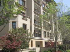 此房满五,1楼带花园,花园150平,有产权车位!