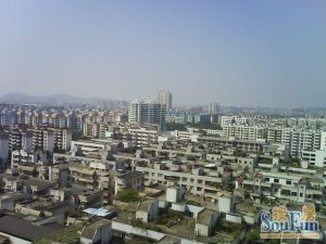配套设施齐全,交通便利,视野开阔