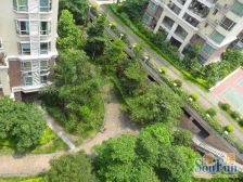 金域湾电梯中层,精装修四房,东南朝向