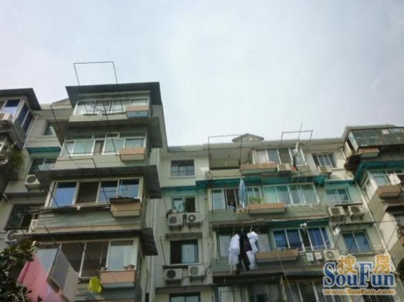 宜川路810弄小区实景图