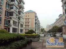 房子是满五年,南北直通全明户型,自住精装修