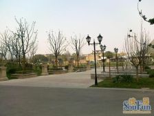 此房满五 一梯一户景观房 附带产权车