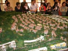 格局方正 共四层 带2个车位 前后大花园