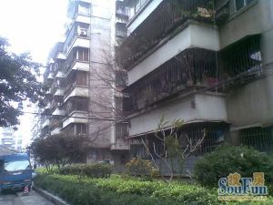 禅城石湾,纯正三房,房大厅大,加装电梯,配套成熟