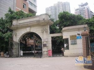 启明公寓3室2厅西