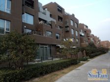 万科品质,电梯大三房,地铁口300米,位置好,有车位