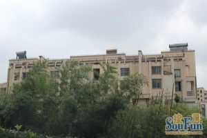 品质小区,底楼带大花园,3房2卫,户型正气,位置安静,诚意出