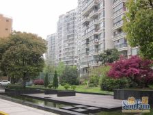 电梯房,南北通透,小区中心位置,精装修,随时看房