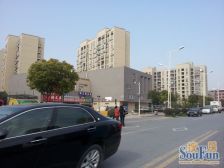 卫生间全明,大开间,小区入口附近,品质小区