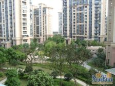 高区临河景观,豪装全送,有两个车位,诚售可谈