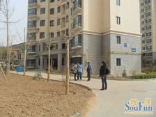 房子是南北通透 3室两厅两卫 一梯两户 精装修