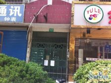 此房一梯两户,南北户型朝南靠万安路河景房