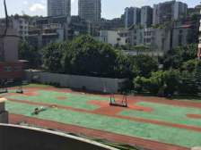 李子坝轻轨站旁 大户型住宅 适合办公或者开加工作坊