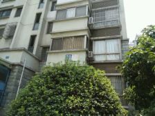 经典复式,送大楼台,有书包 交通便利,拎包入住 房东诚售