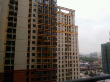 房子精装修,近地铁站 ,带家私出售