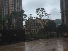 :门口轻轨站,业主诚心卖,正规2房,户型方正采光好