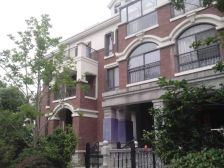 开发商精装,边户通风两居室,低楼层出行方便