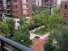 精装洋房底跃,前后花园100平,上下3层,采光好不潮湿